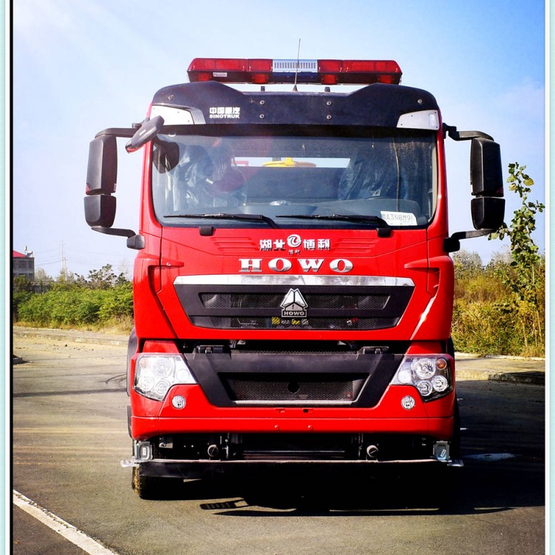 重汽豪沃 24噸 泡沫消防車