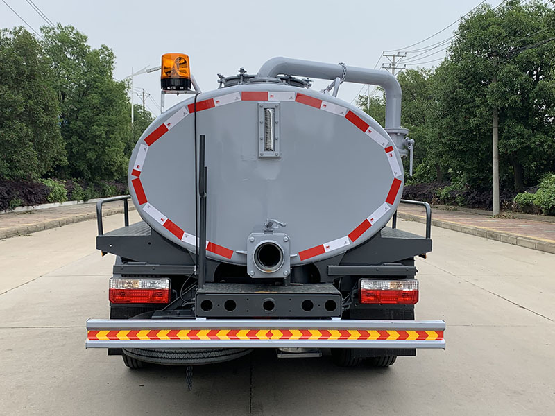 東風D6 2方 吸糞車