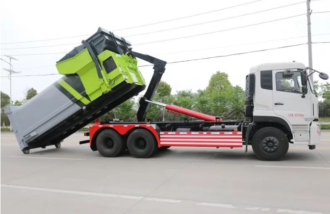 18立方移動(dòng)壓縮垃圾站