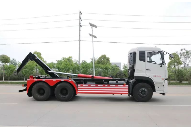 18立方移動(dòng)壓縮垃圾站